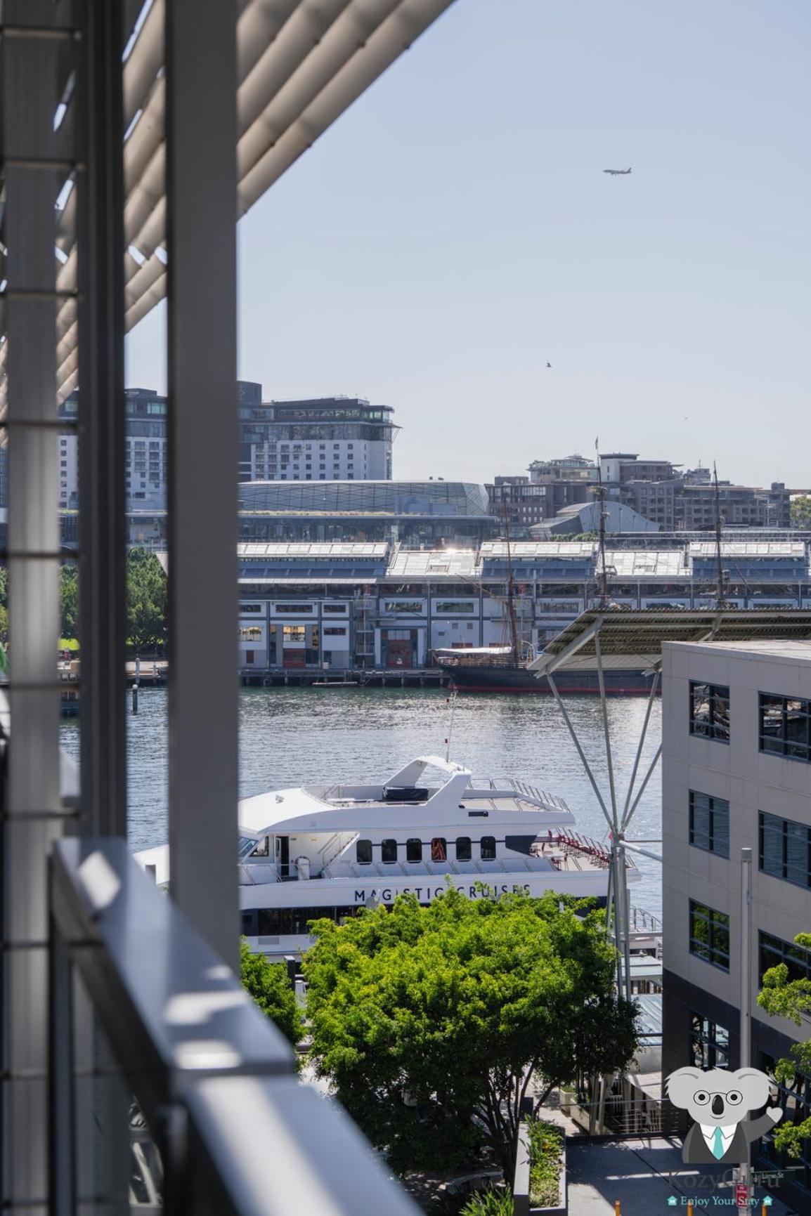 Stylish With Waterfront Views In Barangaroo Sydney