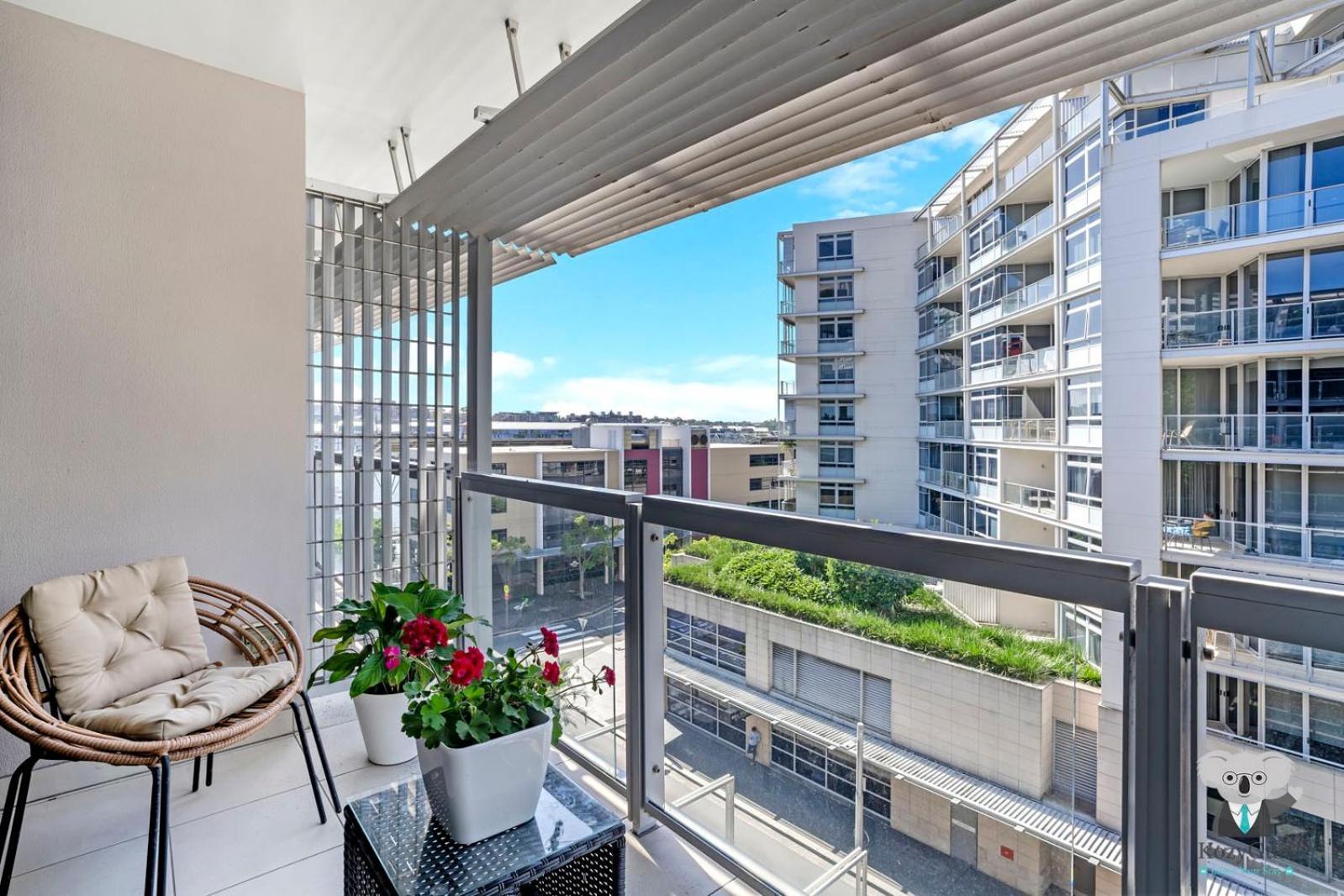 Stylish With Waterfront Views In Barangaroo Apartment