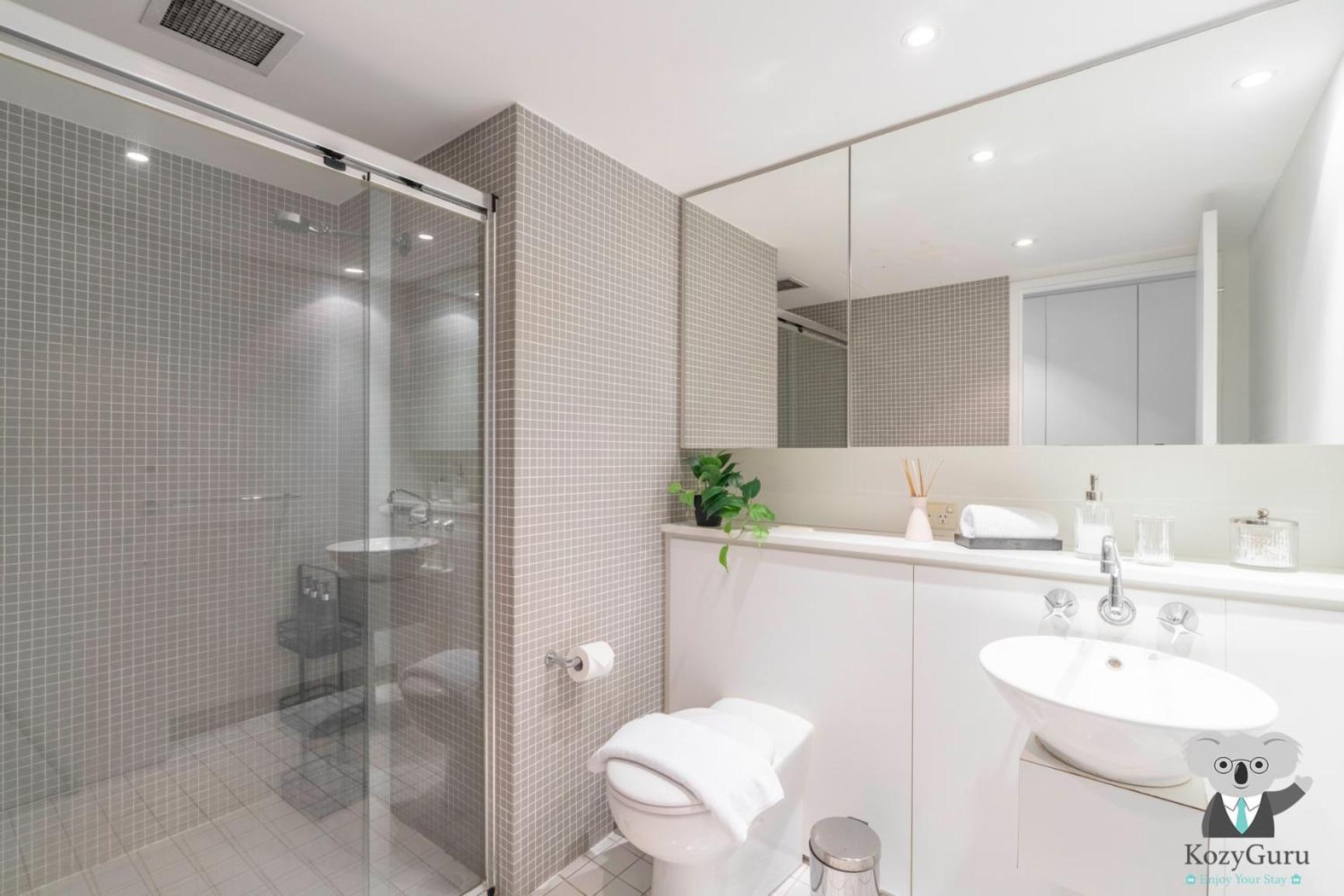 Stylish With Waterfront Views In Barangaroo Apartment Sydney